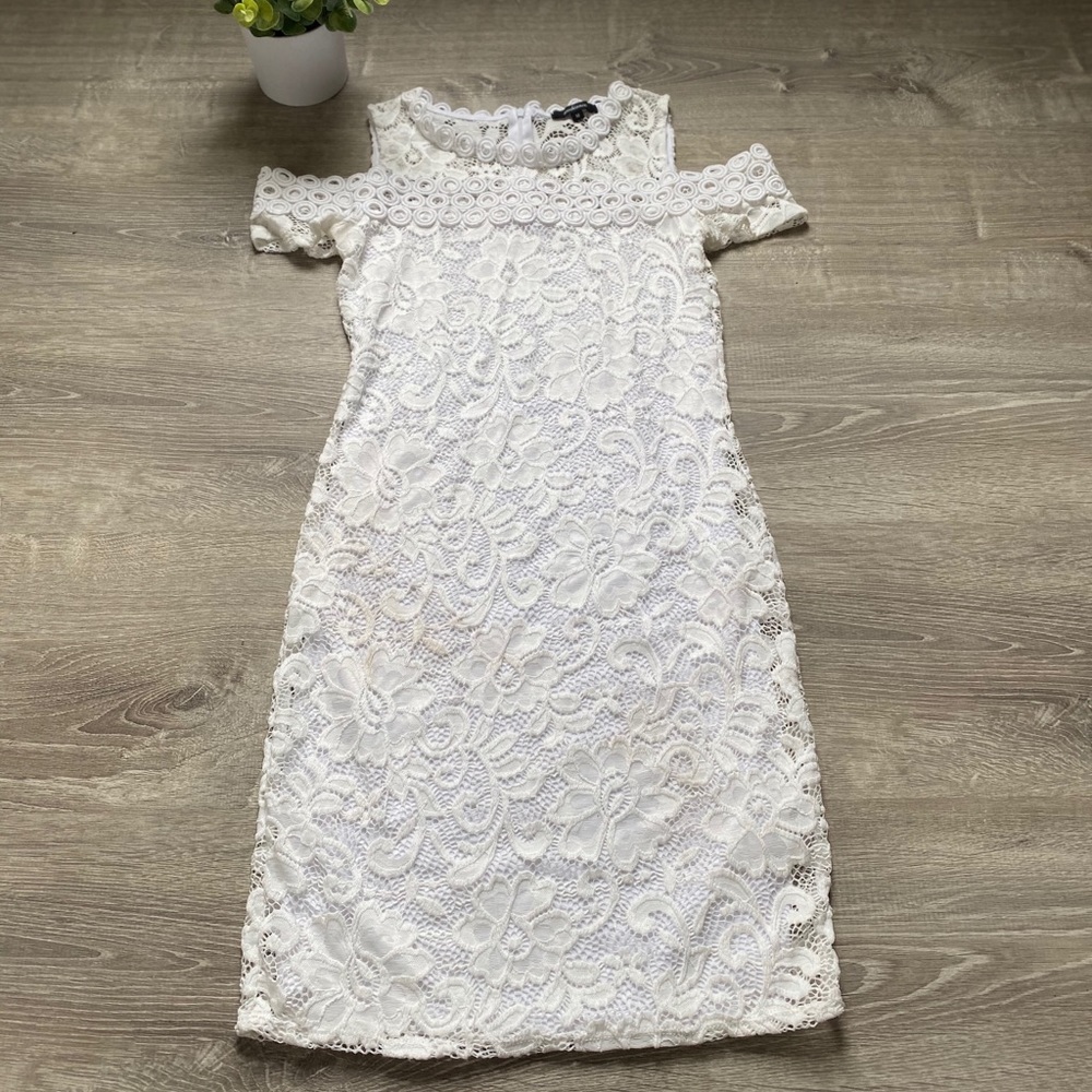 ✨LIKE NEW✨ White Lace Dress